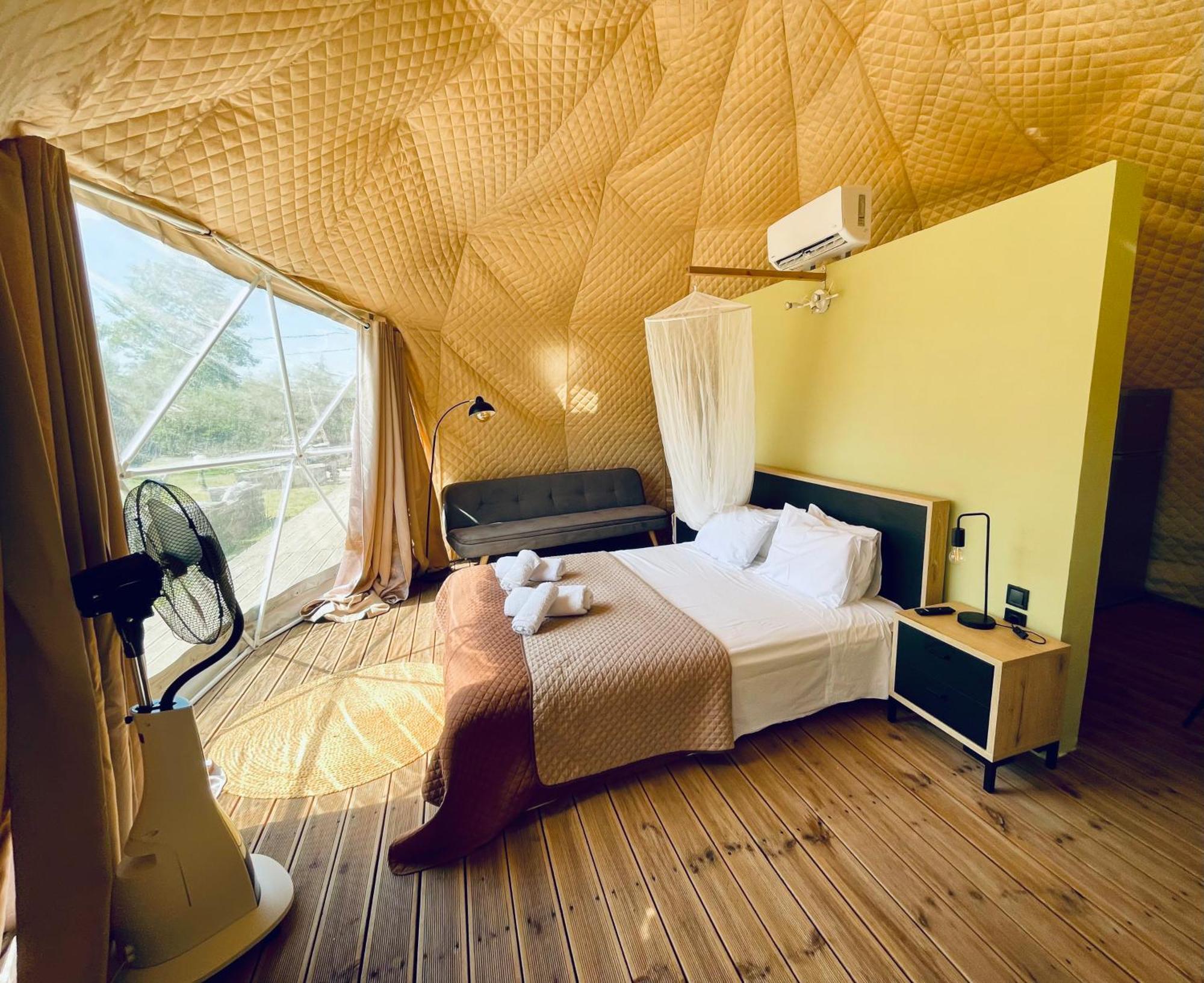 Manna Gea Glamping Domes Hotel Vonitsa Bagian luar foto